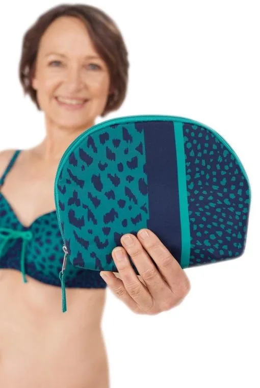 Amoena Kosmetiktasche Manila -Bademode Verkaufsgeschäft Amoena Kosmetiktasche Manila 71620 dunkelblau petrol 03 1280x1280