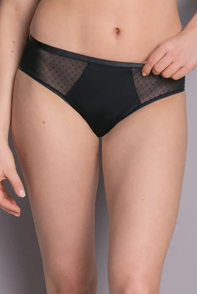 Rosa Faia Taillenslip Eve 3 Rosa Faia Taillenslip Eve